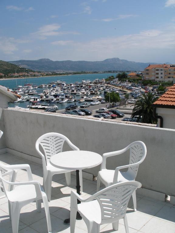 Apartments Madirazza Trogir Buitenkant foto