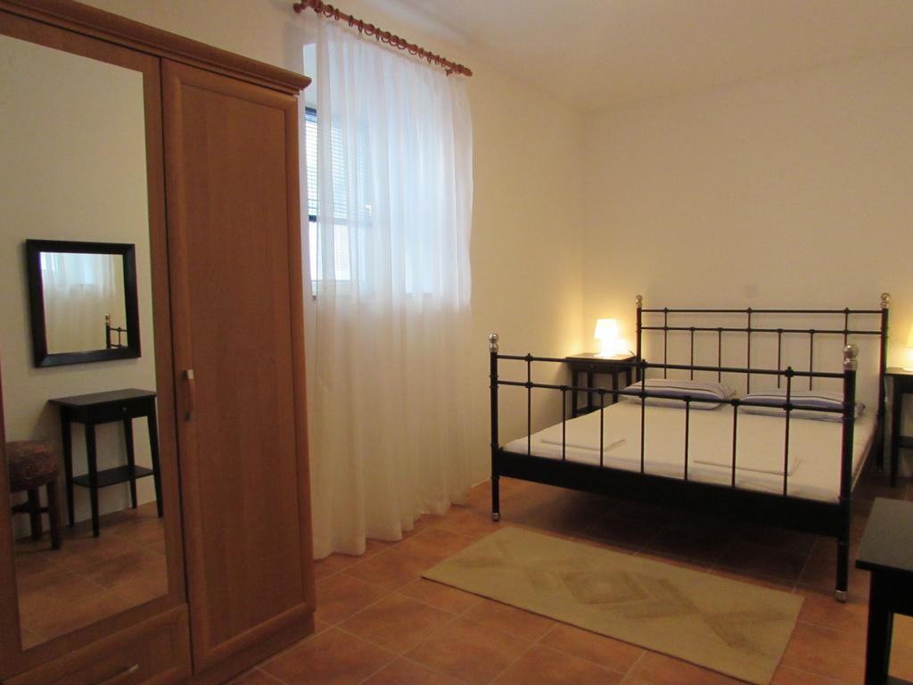 Apartments Madirazza Trogir Buitenkant foto