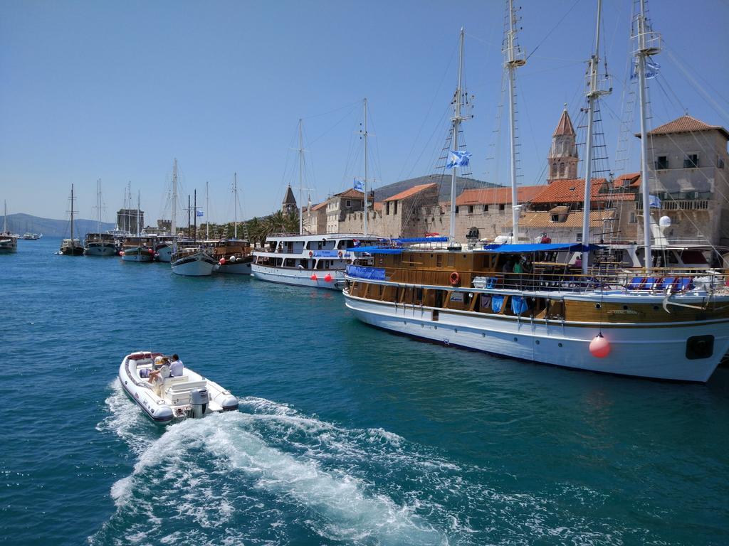 Apartments Madirazza Trogir Buitenkant foto